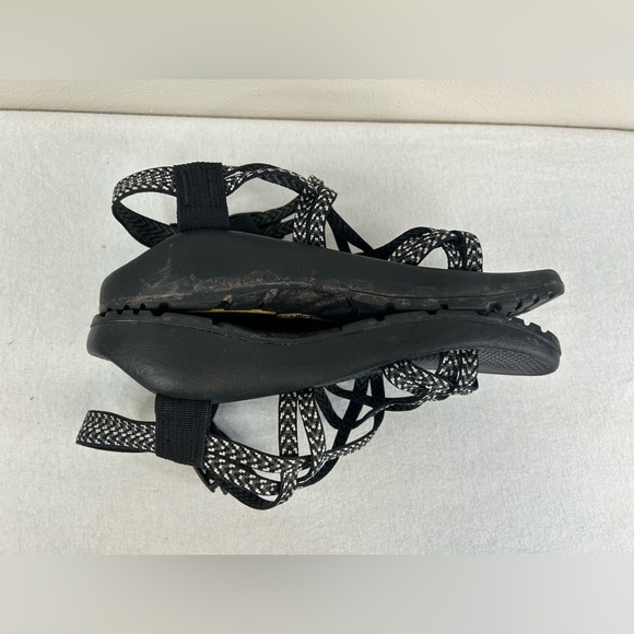 Chaco Black White Strappy Sandals Womens 7 Beachy Travel Resort Casual Boho Swim - Picture 6 of 9